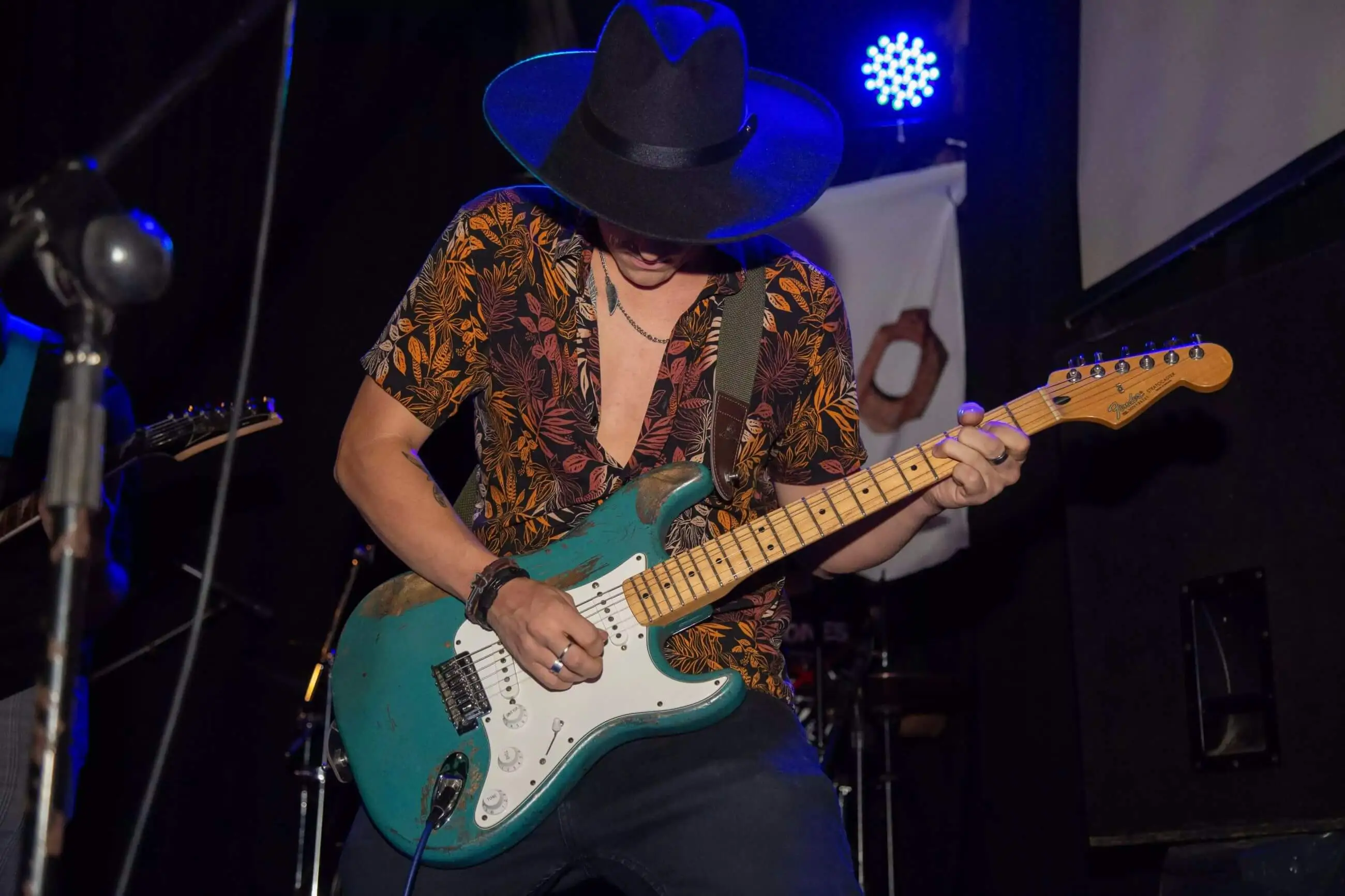 terra electrica sombrero